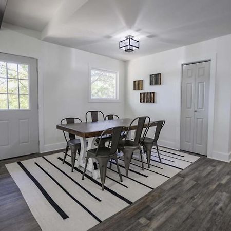 Gorgeous Renovated Home With Open Floor Plan And Large Lot Winchester Buitenkant foto