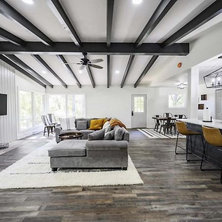 Gorgeous Renovated Home With Open Floor Plan And Large Lot Winchester Buitenkant foto