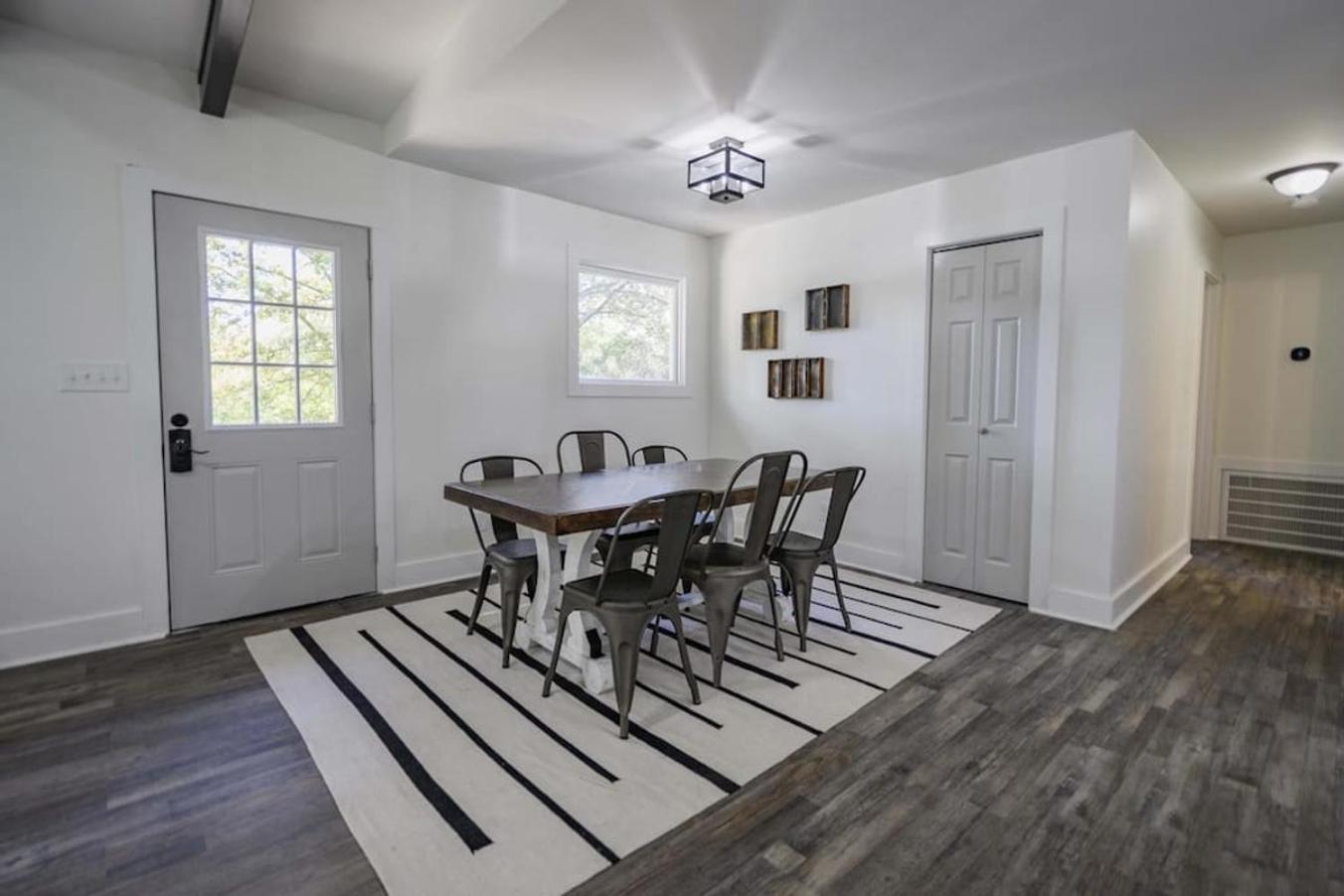 Gorgeous Renovated Home With Open Floor Plan And Large Lot Winchester Buitenkant foto