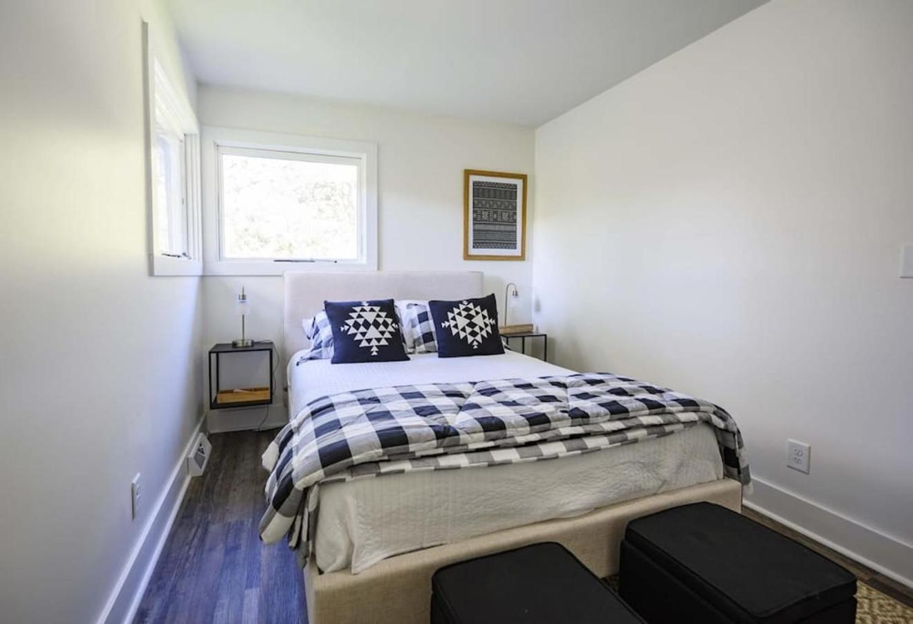 Gorgeous Renovated Home With Open Floor Plan And Large Lot Winchester Buitenkant foto