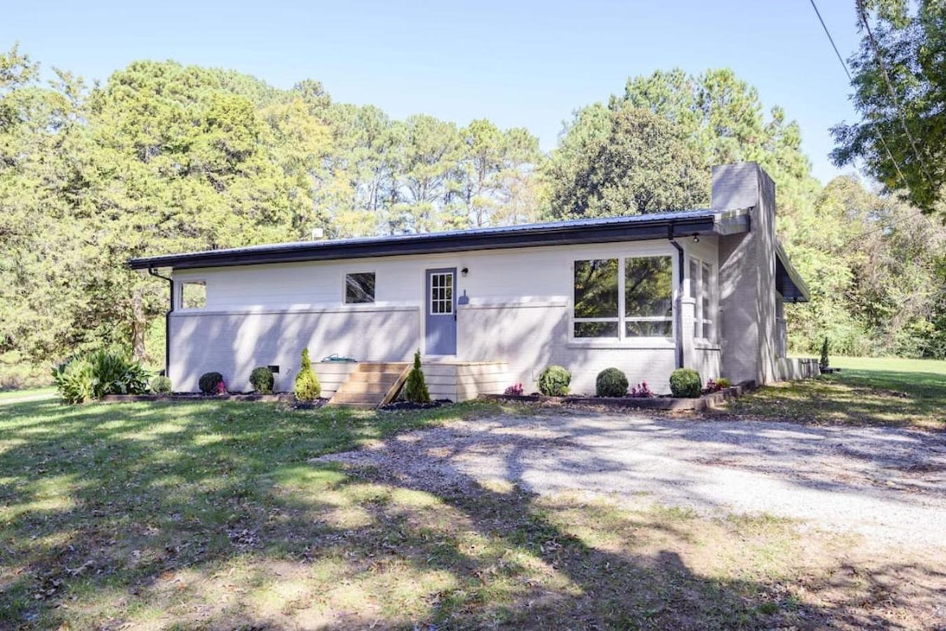 Gorgeous Renovated Home With Open Floor Plan And Large Lot Winchester Buitenkant foto
