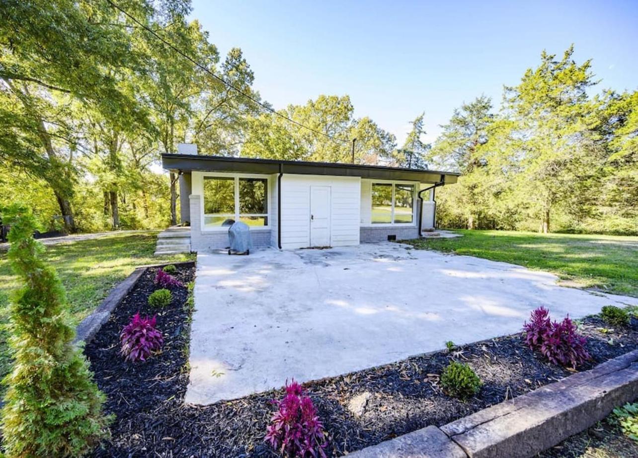 Gorgeous Renovated Home With Open Floor Plan And Large Lot Winchester Buitenkant foto