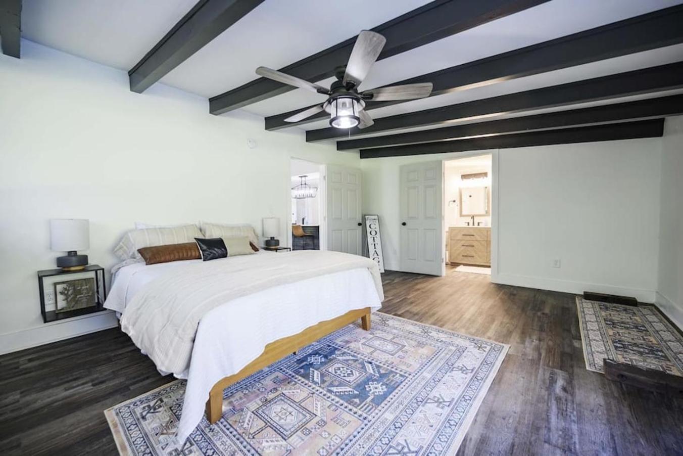 Gorgeous Renovated Home With Open Floor Plan And Large Lot Winchester Buitenkant foto