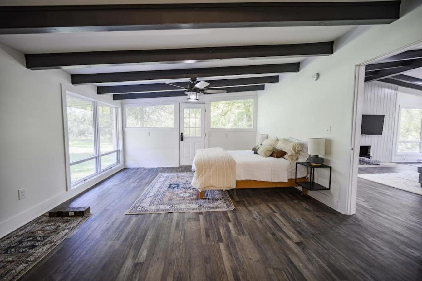 Gorgeous Renovated Home With Open Floor Plan And Large Lot Winchester Buitenkant foto