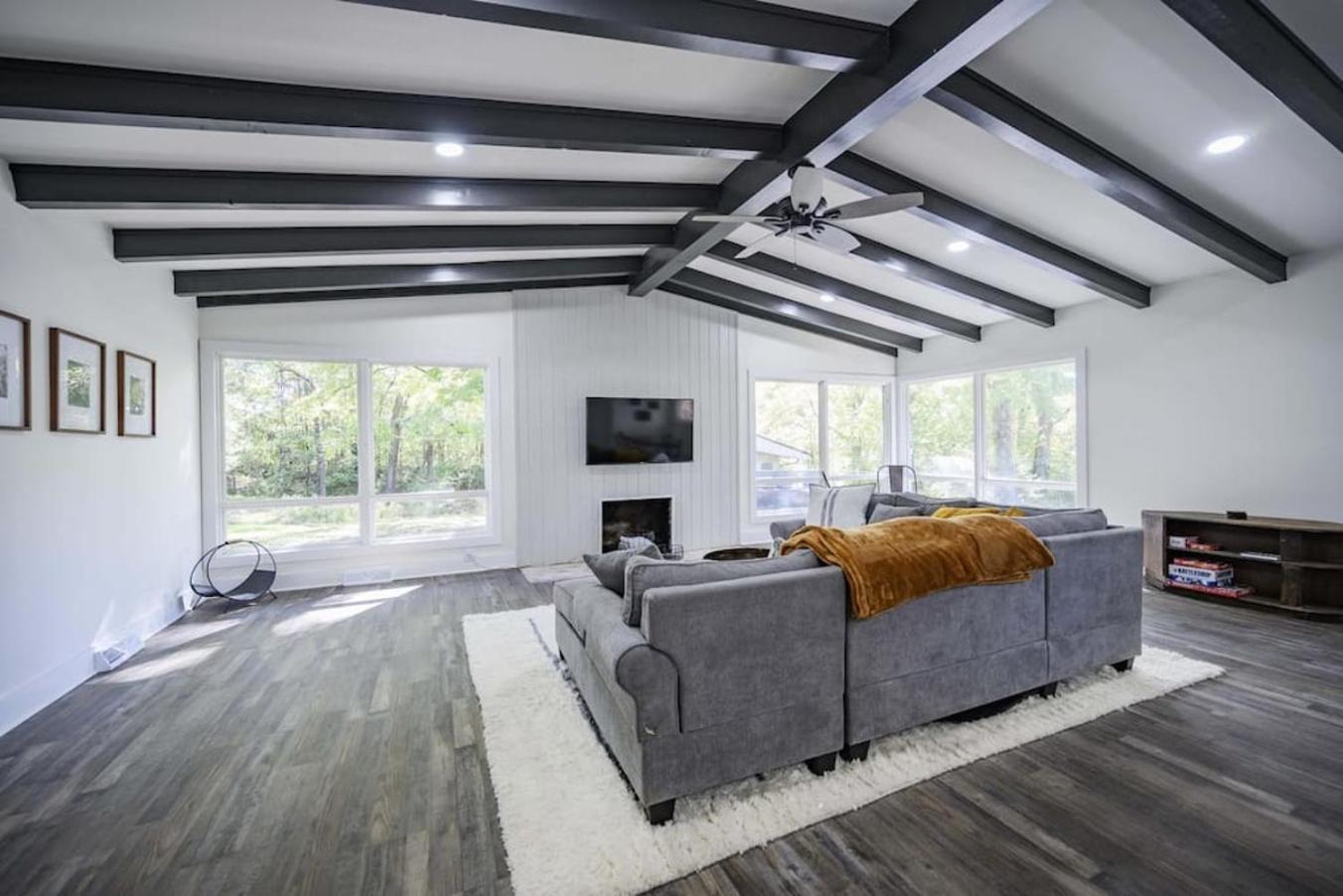 Gorgeous Renovated Home With Open Floor Plan And Large Lot Winchester Buitenkant foto