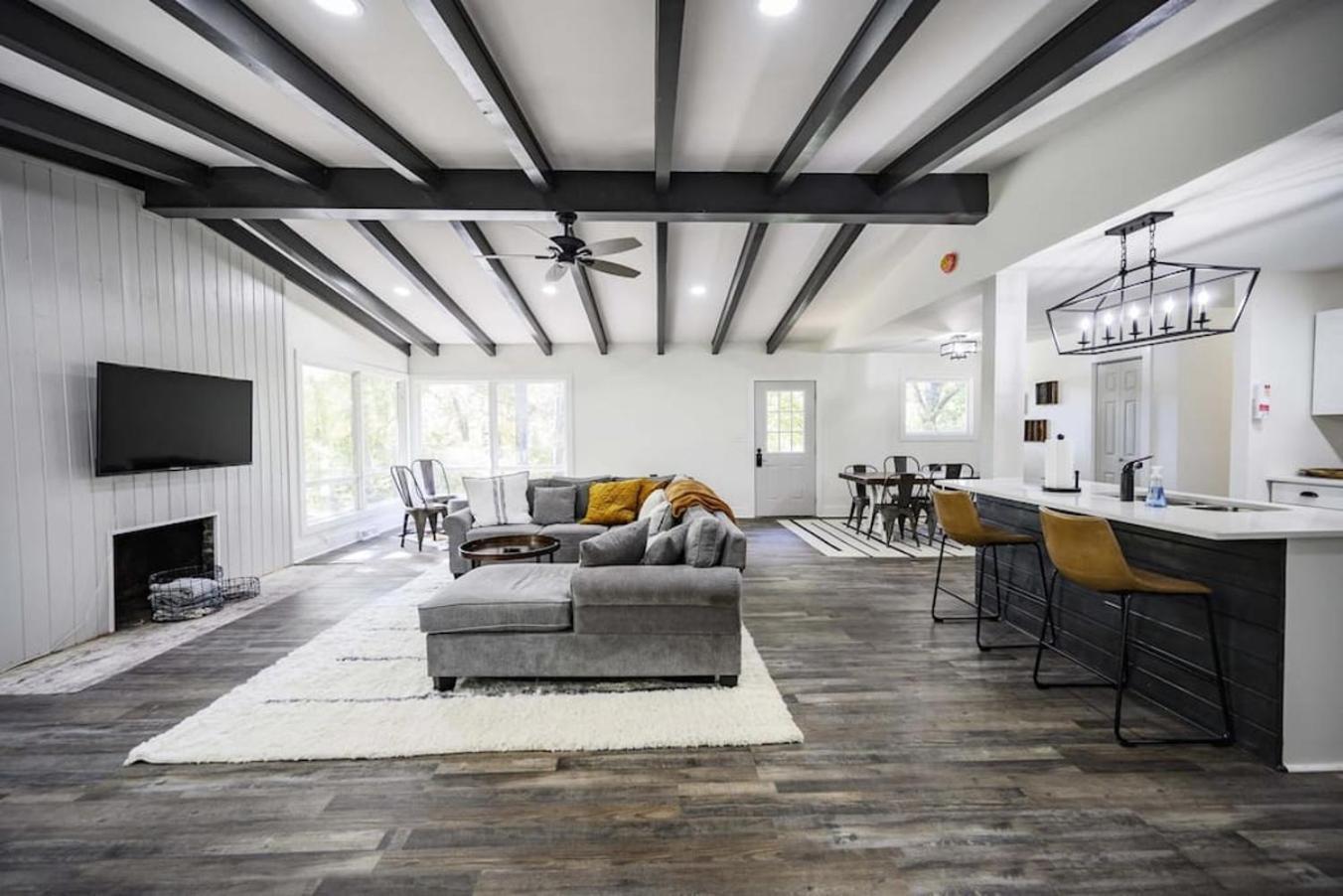 Gorgeous Renovated Home With Open Floor Plan And Large Lot Winchester Buitenkant foto