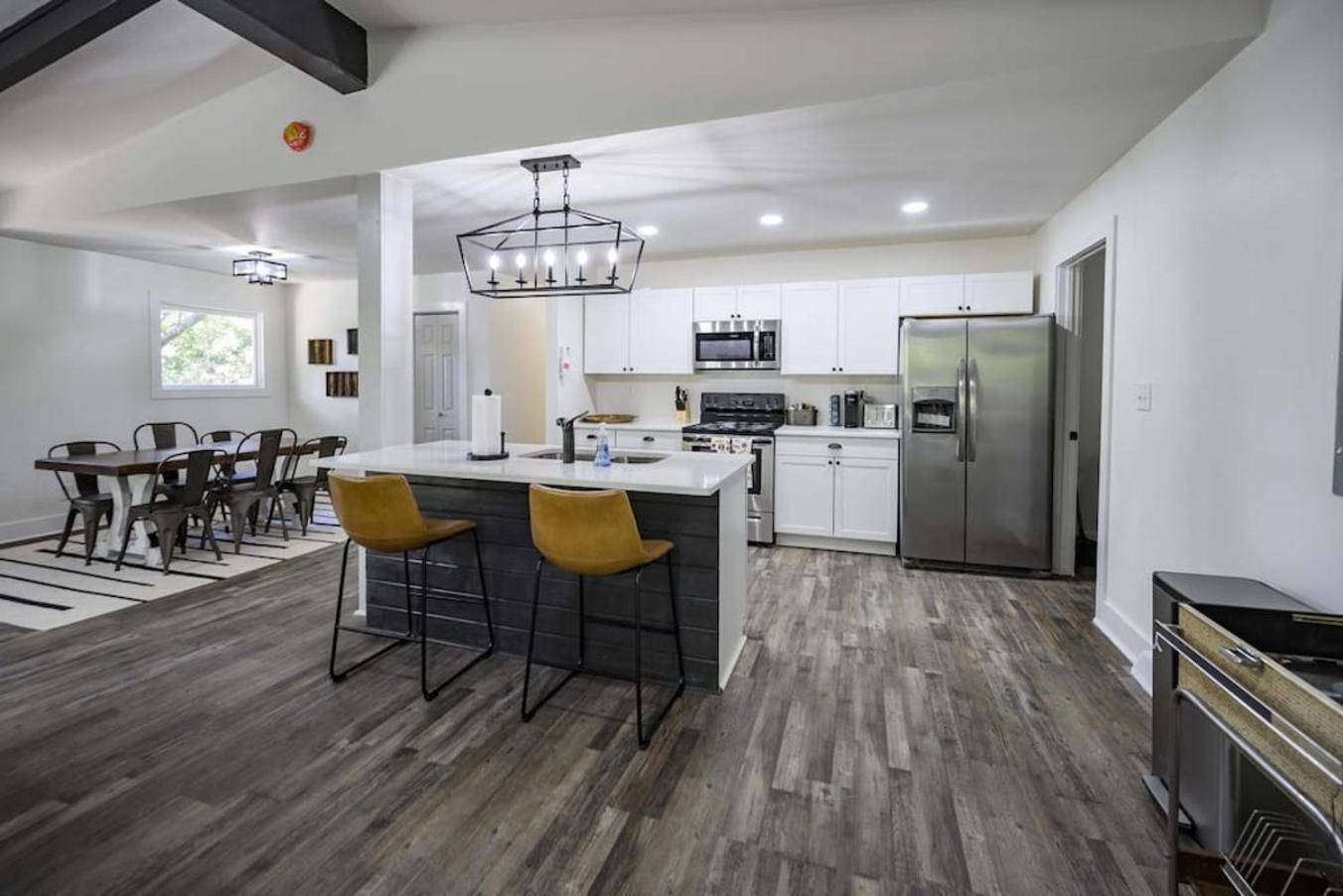 Gorgeous Renovated Home With Open Floor Plan And Large Lot Winchester Buitenkant foto